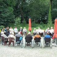 Lato, gitara, śpiew